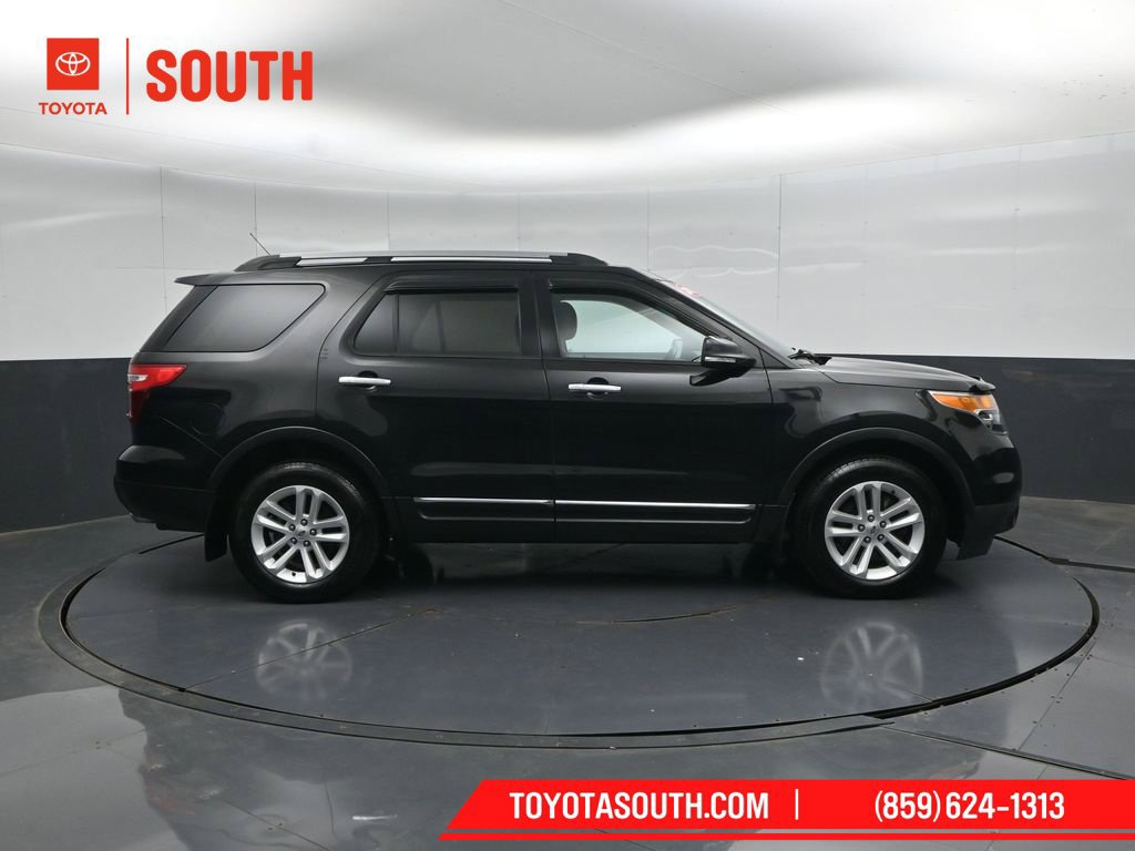 Used 2013 Ford Explorer XLT AWD/4WD image 3