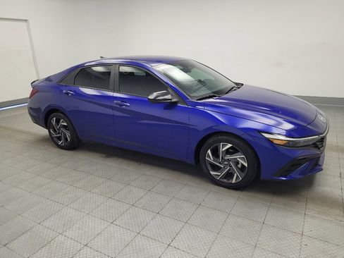 Used 2025 Hyundai Elantra Sport FWD image 11