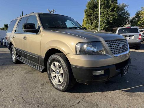 Used 2003 Ford Expedition XLT image 1