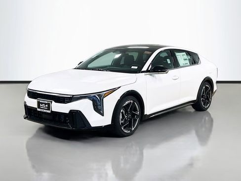 New 2025 Kia K4 GT-Line image 3