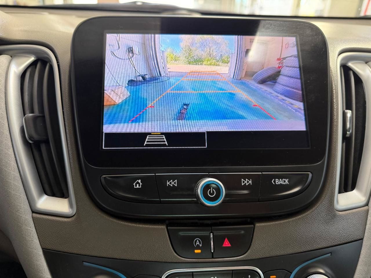 Used 2025 Chevrolet Malibu LT FWD image 35