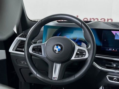 Used 2025 BMW X5 xDrive40i w/ M Sport Package image 11
