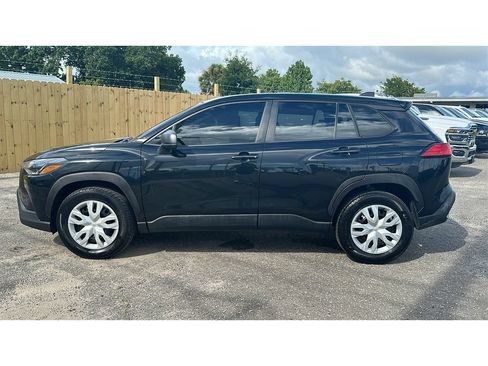Used 2022 Toyota Corolla Cross L FWD image 2