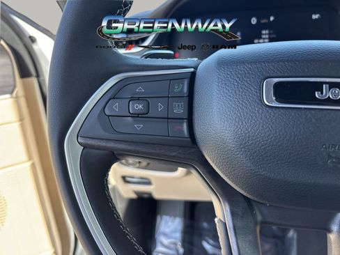 New 2025 Jeep Grand Cherokee Limited image 22