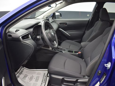 Used 2024 Toyota Corolla Cross LE w/ Moonroof Package AWD/4WD image 13