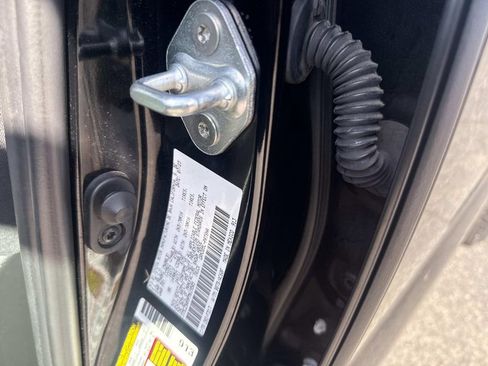 Used 2023 Toyota Tacoma TRD Off-Road image 21