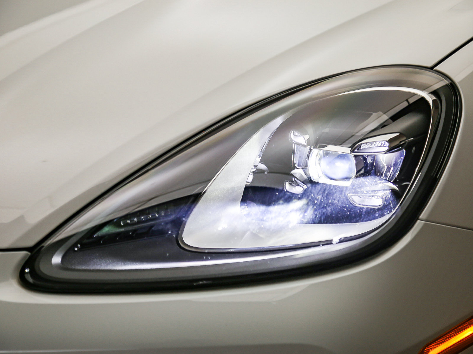 Certified 2023 Porsche Cayenne AWD/4WD image 11