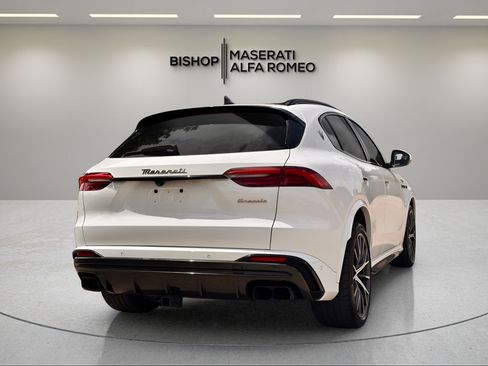 Used 2024 Maserati Grecale Trofeo AWD/4WD image 5