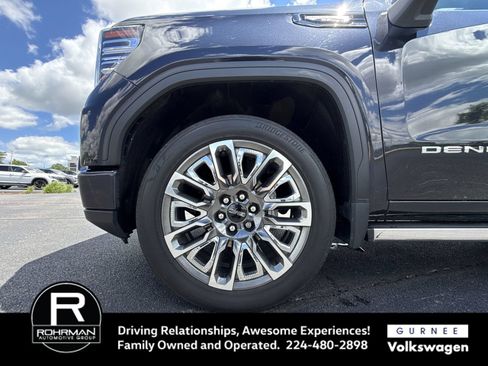 Used 2023 GMC Sierra 1500 Denali Ultimate AWD/4WD image 11