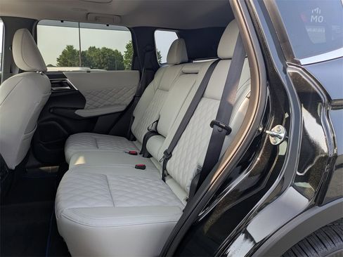 New 2025 Mitsubishi Outlander SEL image 14