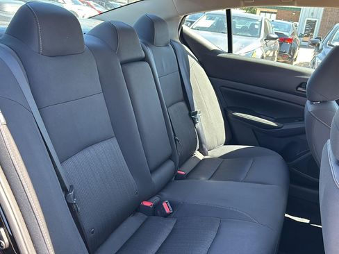 Used 2025 Nissan Altima 2.5 SV FWD image 10