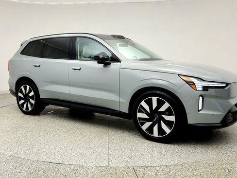 Used 2025 Volvo EX90 Ultra AWD/4WD image 3