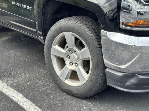 Used 2018 Chevrolet Silverado 1500 LT AWD/4WD image 5