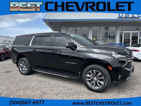 Used 2023 Chevrolet Suburban LT w/ LT Signature Plus Package AWD/4WD image 1
