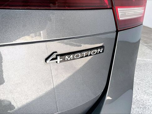 Used 2022 Volkswagen Tiguan SEL R-Line AWD/4WD image 42