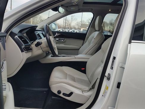 Used 2019 Volvo XC90 T6 Momentum w/ Protection Package Premier image 7