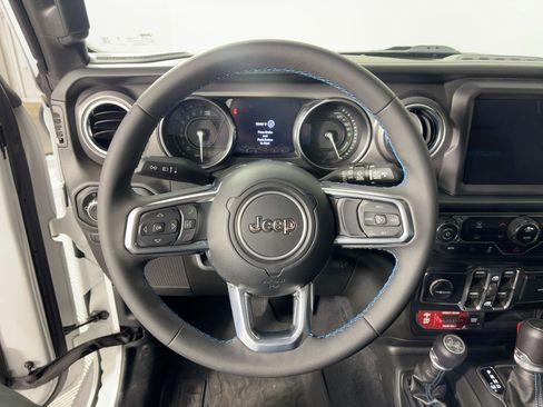 Used 2023 Jeep Wrangler Unlimited Rubicon 4xe image 17