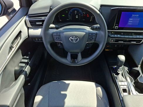 Used 2025 Toyota Camry LE w/ Convenience Package image 2