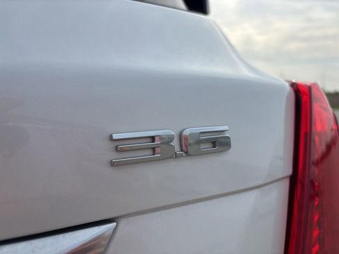 Used 2018 Cadillac XT5 Luxury w/ Driver Awareness Package image 17