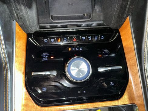 Used 2022 Jeep Grand Wagoneer Series III AWD/4WD image 33