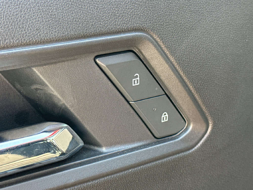 Used 2025 Chevrolet Colorado LT RWD image 20