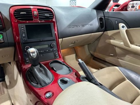 Used 2007 Chevrolet Corvette Coupe w/ Preferred Equipment Group RWD image 16