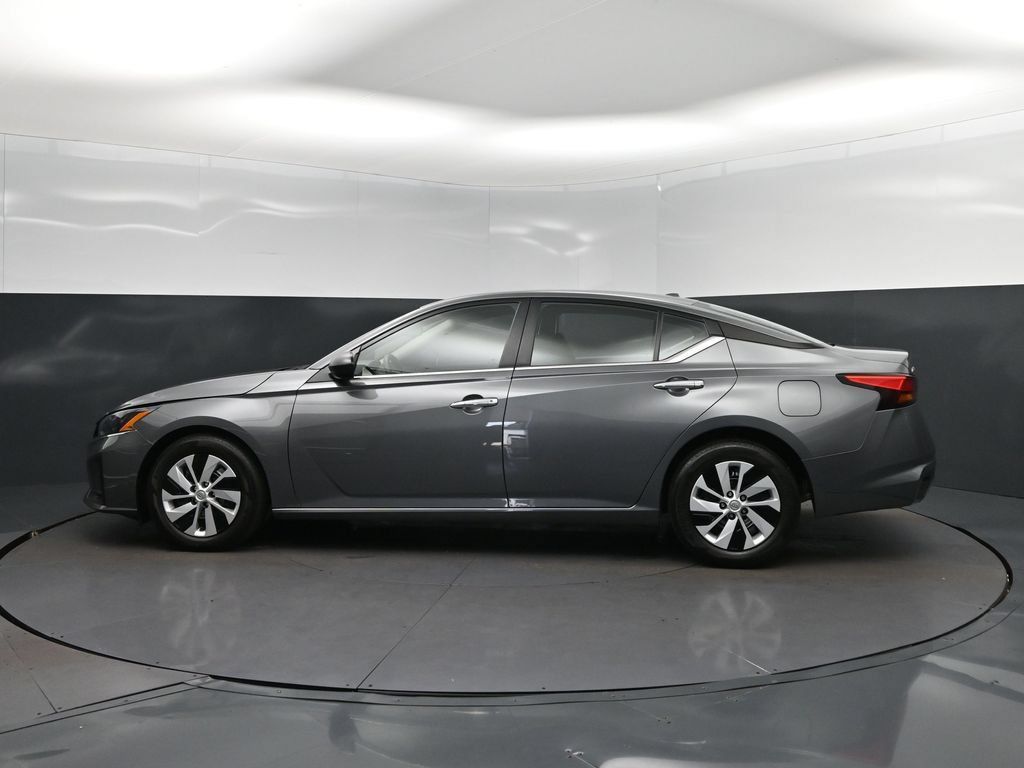 Used 2025 Nissan Altima 2.5 S FWD image 4