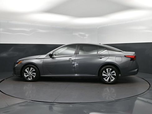 Used 2025 Nissan Altima 2.5 S FWD image 4