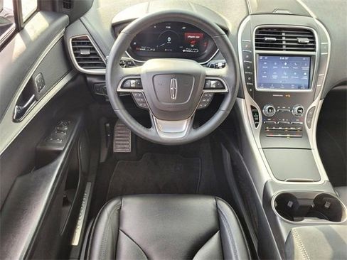 Used 2020 Lincoln Nautilus FWD image 6