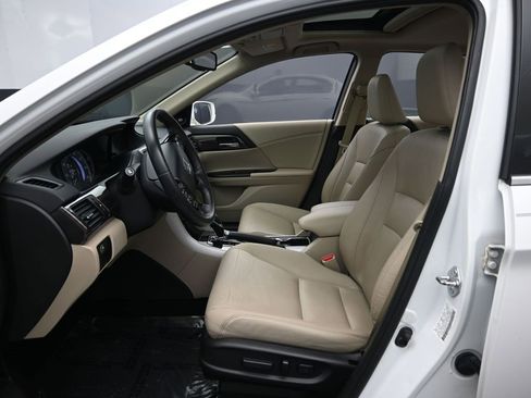 Used 2017 Honda Accord EX-L image 26