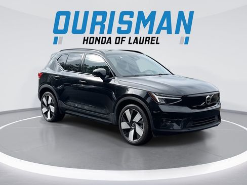 Used 2023 Volvo XC40 Recharge Plus AWD/4WD image 2