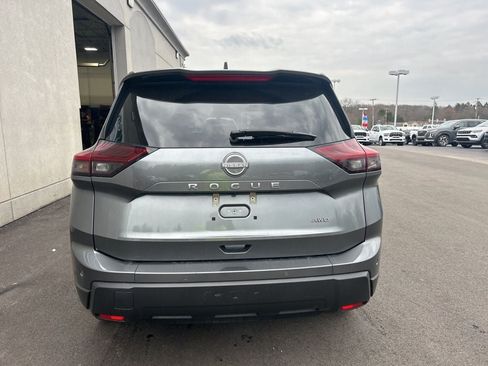 Used 2025 Nissan Rogue SV AWD/4WD image 4