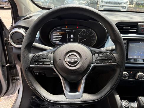 Used 2025 Nissan Versa SV FWD image 22
