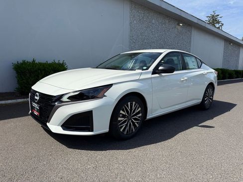 New 2026 Nissan Altima 2.5 SV FWD image 1