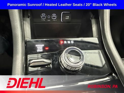Used 2023 Jeep Grand Cherokee Limited w/ Black Appearance Package AWD/4WD image 36