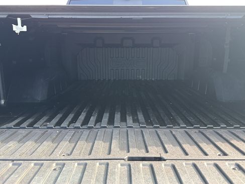 Used 2023 GMC Sierra 1500 AT4 w/ AT4 Premium Package image 7