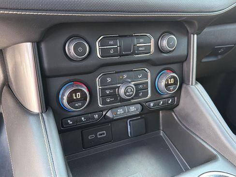 Used 2024 Chevrolet Tahoe Premier w/ Advanced Technology Package AWD/4WD image 30