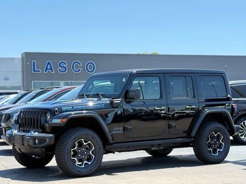 Used 2023 Jeep Wrangler Unlimited Rubicon 4xe w/ Cold Weather Group AWD/4WD image 37