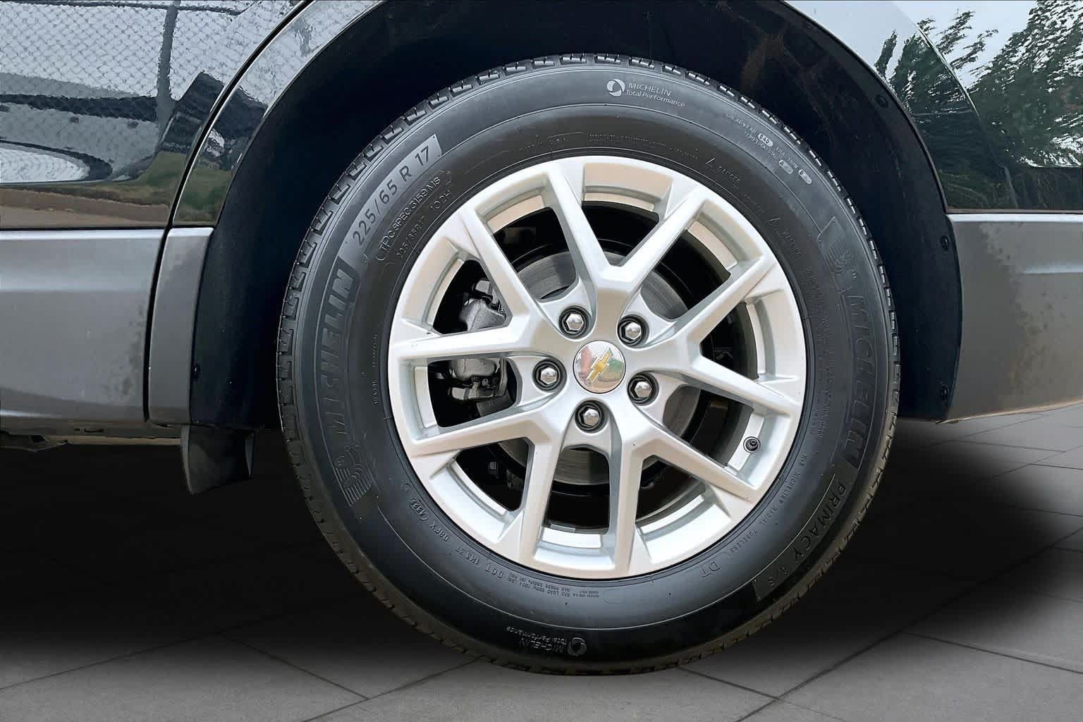 Used 2023 Chevrolet Equinox LT FWD image 11