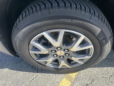 Used 2020 GMC Acadia SLT w/ LPO, Floor Liner Package FWD image 17