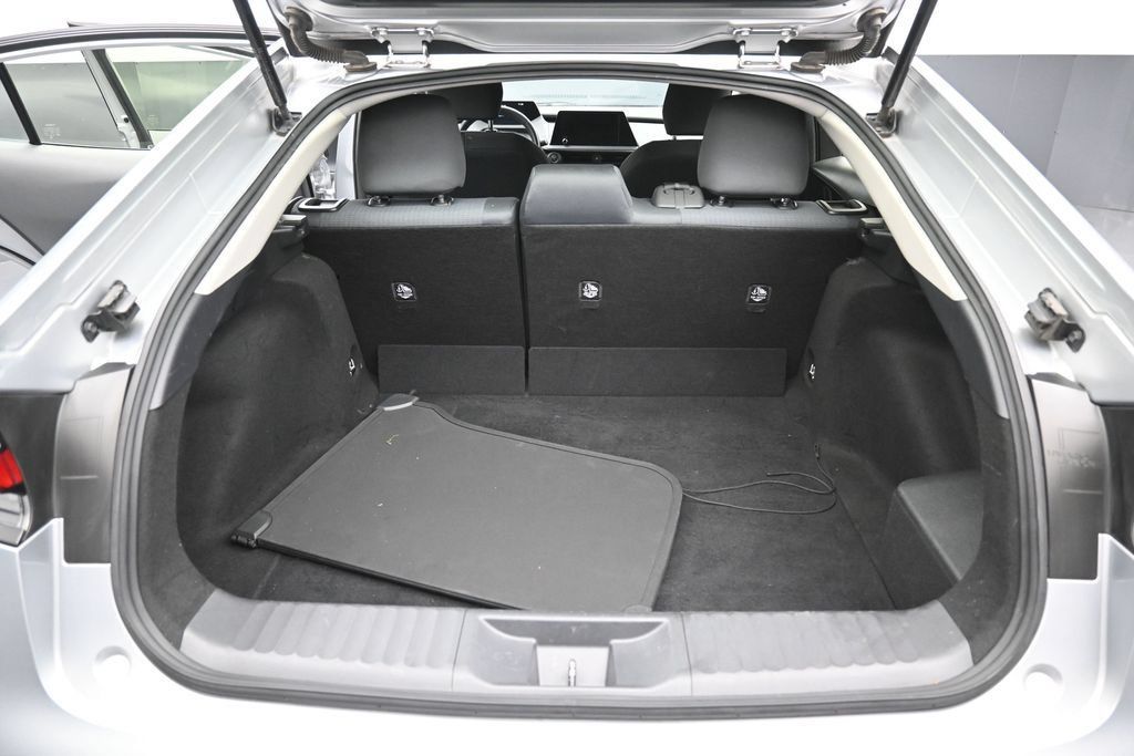 Certified 2024 Toyota Prius LE FWD image 27