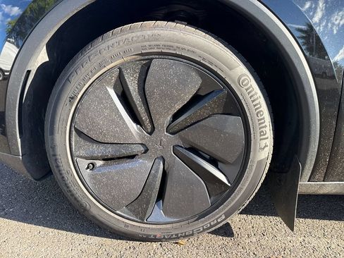 Used 2026 Tesla Model Y Long Range RWD image 12