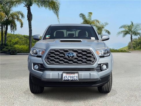 Used 2021 Toyota Tacoma TRD Sport w/ Technology Package image 3