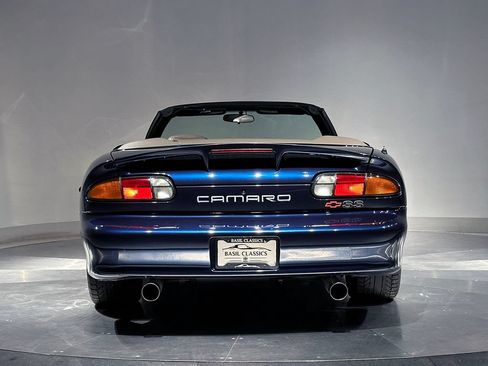 Used 2002 Chevrolet Camaro Z28 w/ SS Performance/Appearance Pkg RWD image 36