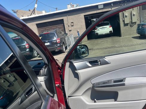 Used 2012 Subaru Forester 2.5X Premium w/ Popular Pkg 2 AWD/4WD image 11