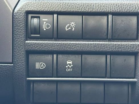 Used 2024 Toyota Tacoma TRD Sport AWD/4WD image 32