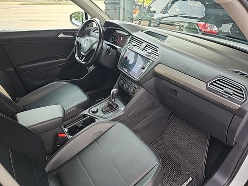 Used 2019 Volkswagen Tiguan SEL w/ 3rd Row Seat Package AWD/4WD image 12