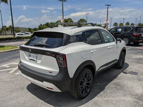 Certified 2025 Nissan Kicks SR FWD image 5