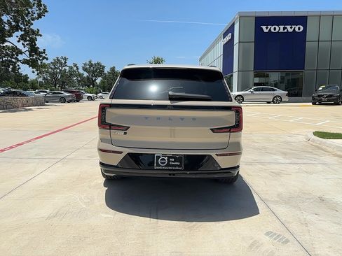 Used 2025 Volvo EX90 Ultra AWD/4WD image 5