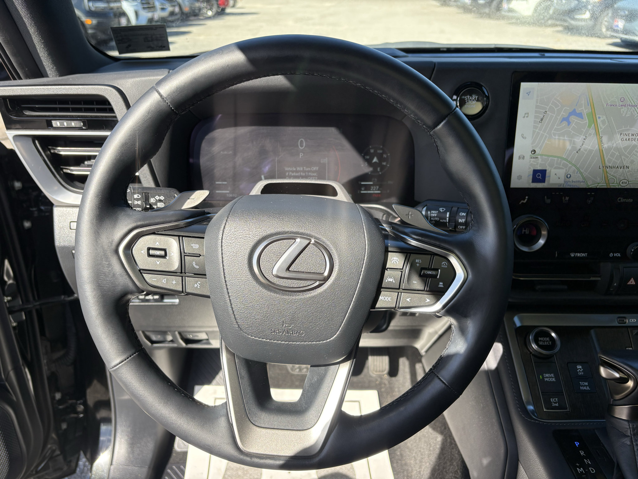 Used 2025 Lexus GX 550 w/ Accessory Package (2T) AWD/4WD image 14